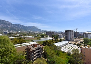 2+1 apartment with storage room in Mahmutlar district