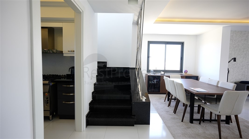 3+1 penthouse with its own rooftop pool in Kargicak district