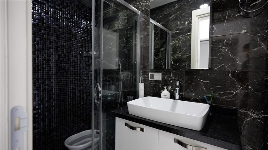 3+1 penthouse with its own rooftop pool in Kargicak district