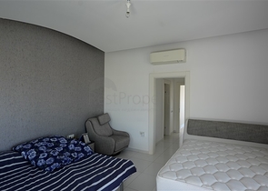 3+1 penthouse with its own rooftop pool in Kargicak district