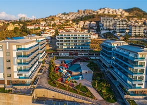 3+1 penthouse with its own rooftop pool in Kargicak district