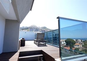 3+1 penthouse with its own rooftop pool in Kargicak district