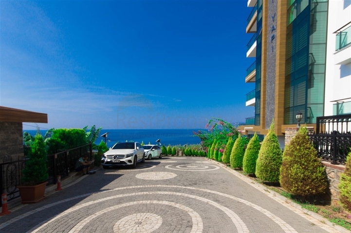 Furnished 1+1 apartment with beautiful sea view in Kargicak area