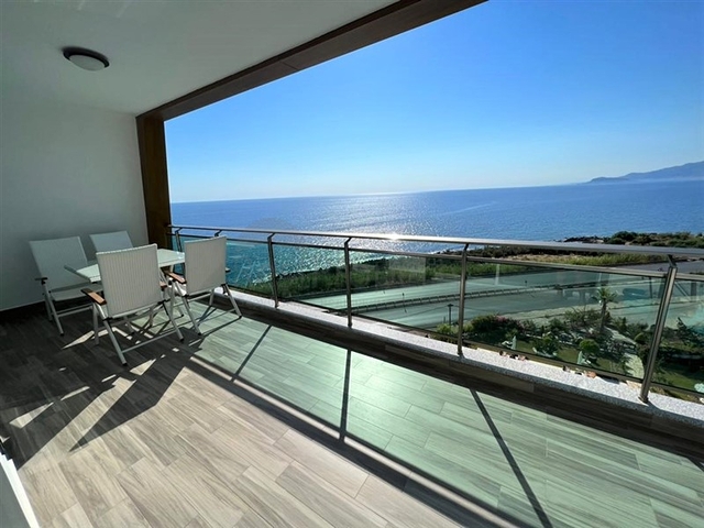Furnished 1+1 apartment with beautiful sea view in Kargicak area