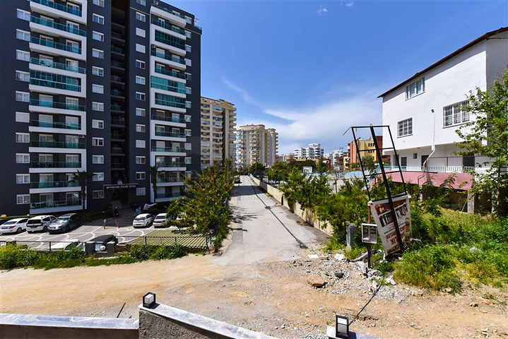 1+1 apartment in a new complex without infrastructure in Mahmutlar district