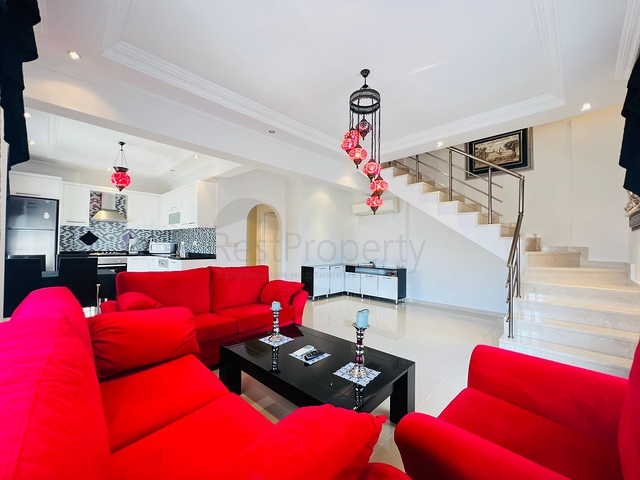 Spacious 2+1 penthouse in the center of Alanya