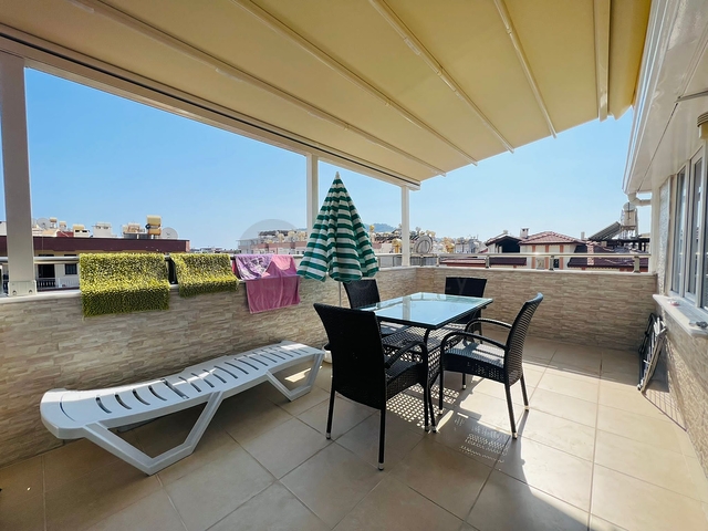 Spacious 2+1 penthouse in the center of Alanya