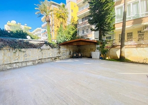 Spacious 2+1 penthouse in the center of Alanya