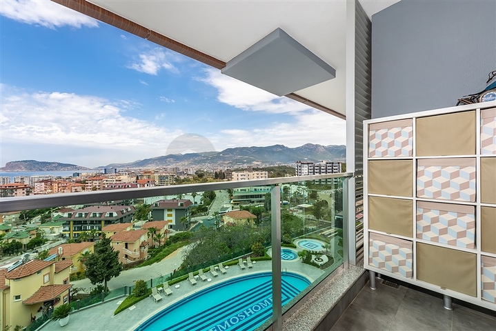 Luxury penthouse with sea and fortress views from the owner 