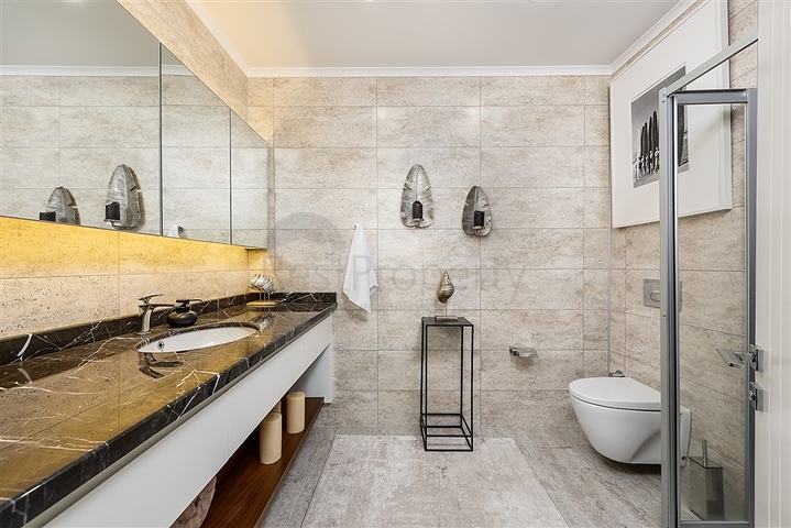 Luxury penthouse with sea and fortress views from the owner 