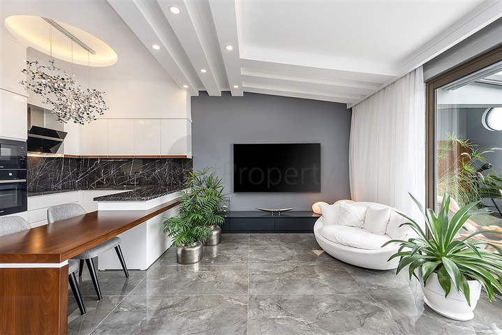 Luxury penthouse with sea and fortress views from the owner 