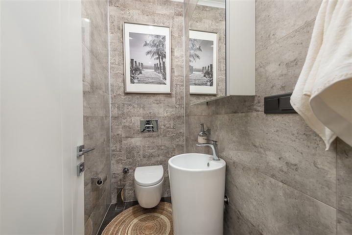 Luxury penthouse with sea and fortress views from the owner 