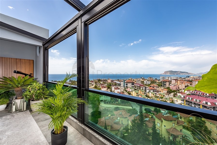 Luxury penthouse with sea and fortress views from the owner 