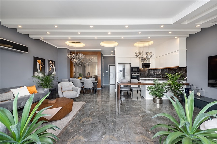 Luxury penthouse with sea and fortress views from the owner 