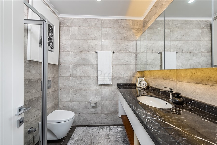 Luxury penthouse with sea and fortress views from the owner 