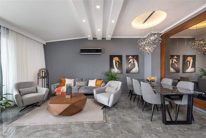 Luxury penthouse with sea and fortress views from the owner 