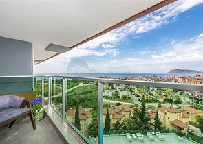 Luxury penthouse with sea and fortress views from the owner 