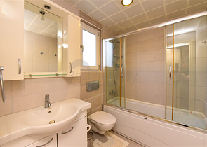 Spacious apartments in central Oba