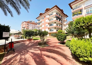 Spacious apartments in central Oba