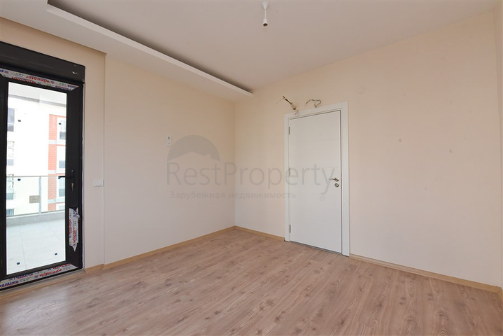 1+1 apartment in an attractive complex in Tosmur district 