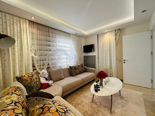 Luxury 3+1 apartment in the center of Alanya