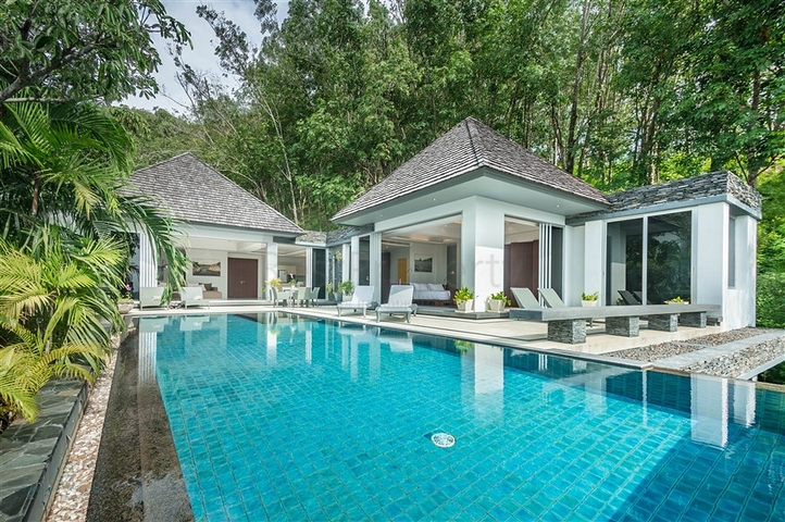 Overlooking Layan 4 Bedroom Villa