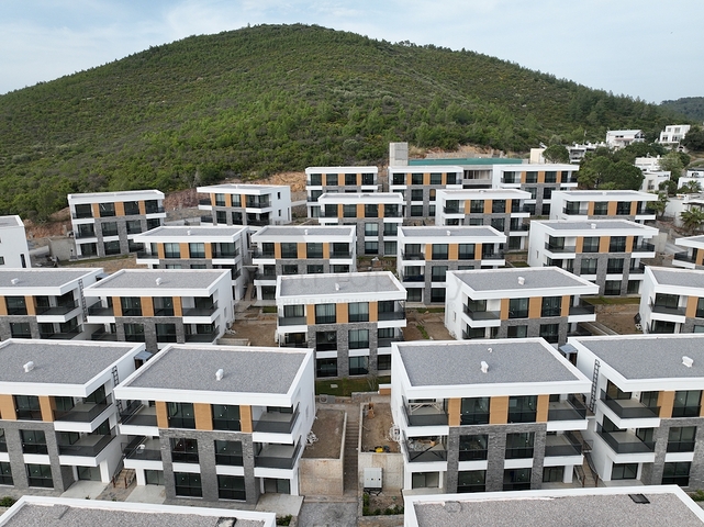A unique residence from the owner with a sea view surrounded by forest