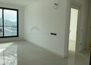 A unique residence from the owner with a sea view surrounded by forest