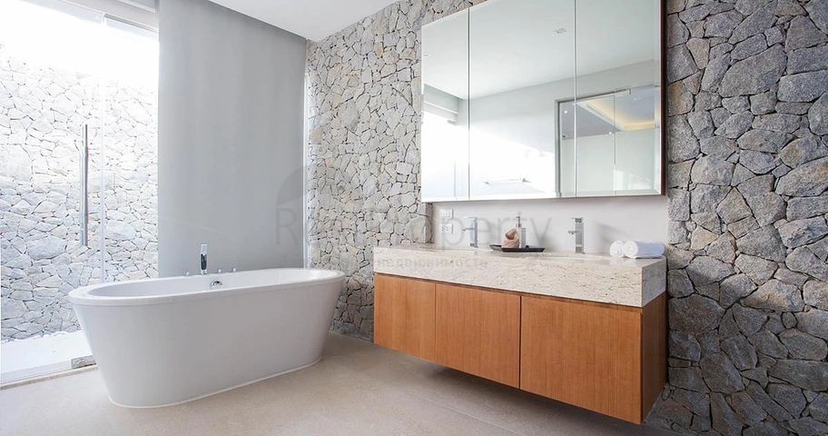 Luxury complex located in the picturesque Layan area