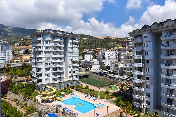 Spacious apartment with sea and mountain views in Cikcilli area