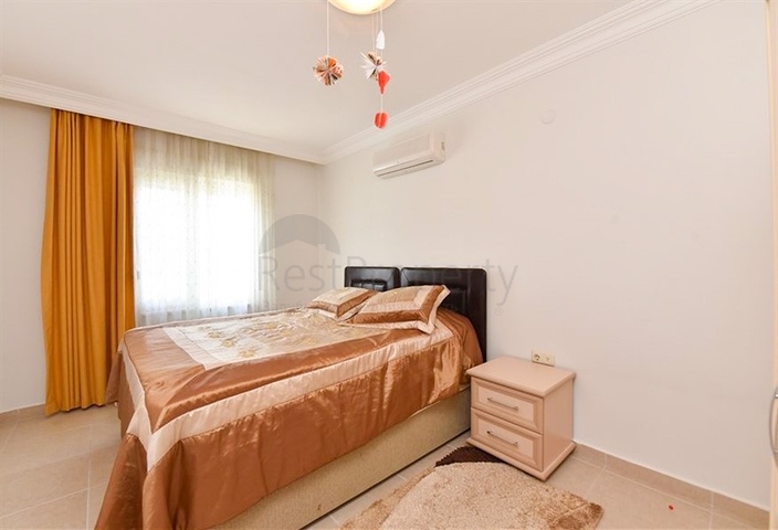 Spacious apartment with sea and mountain views in Cikcilli area