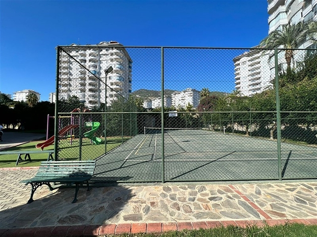 Spacious apartment with sea and mountain views in Cikcilli area