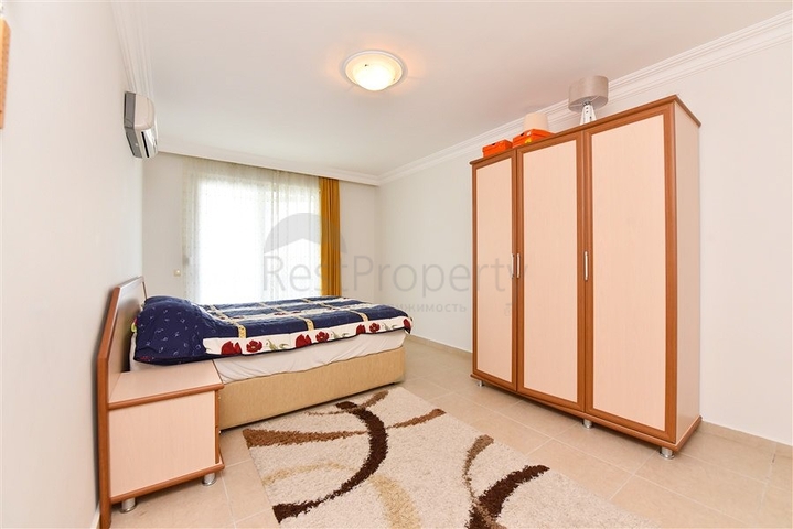 Spacious apartment with sea and mountain views in Cikcilli area