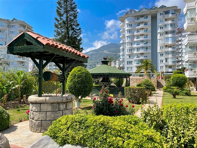 Spacious apartment with sea and mountain views in Cikcilli area