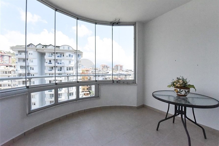 Spacious apartment with sea and mountain views in Cikcilli area