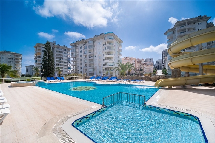 Spacious apartment with sea and mountain views in Cikcilli area