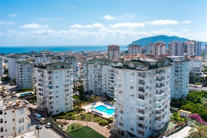 Spacious apartment with sea and mountain views in Cikcilli area