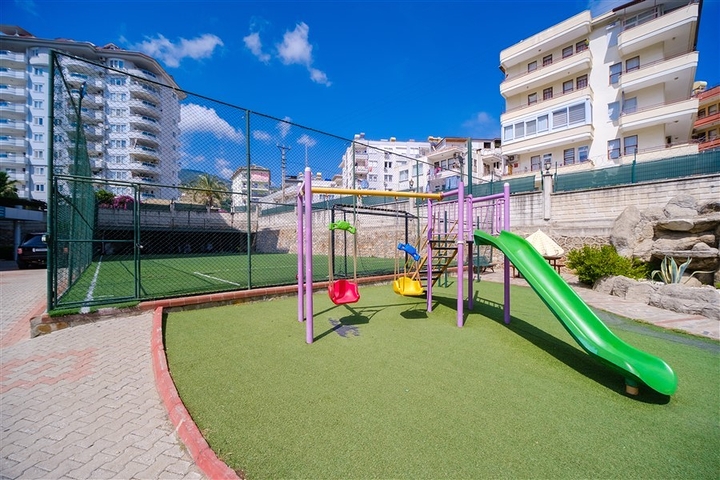 Spacious apartment with sea and mountain views in Cikcilli area