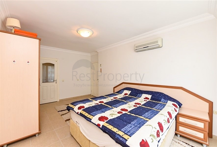 Spacious apartment with sea and mountain views in Cikcilli area