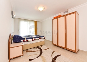 Spacious apartment with sea and mountain views in Cikcilli area