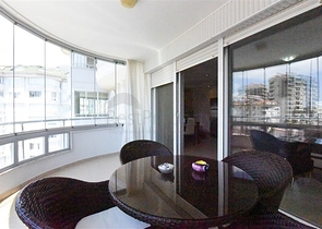 Spacious apartment with sea and mountain views in Cikcilli area