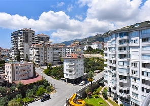 Spacious apartment with sea and mountain views in Cikcilli area