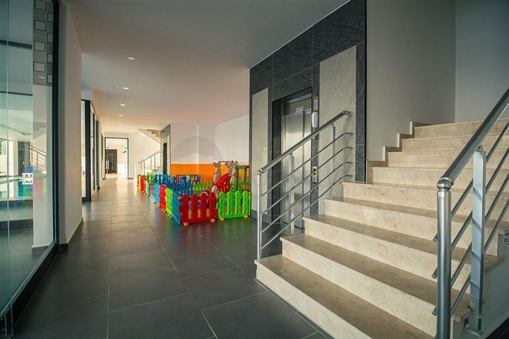 Furnished 1+1 apartment with sea and mountain views in Mahmutlar area