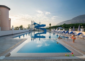 Furnished 1+1 apartment with sea and mountain views in Mahmutlar area