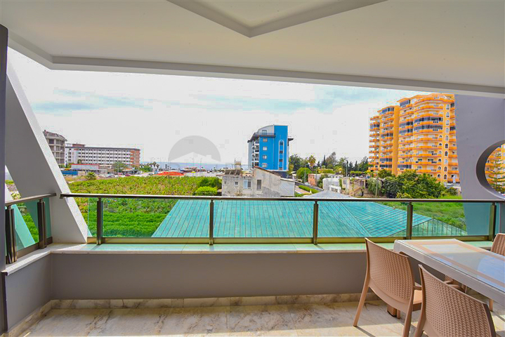 Furnished 1+1 apartment in a new complex in Kargicak district