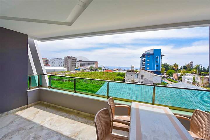 Furnished 1+1 apartment in a new complex in Kargicak district