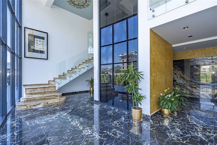 Furnished 1+1 apartment in a new complex in Kargicak district