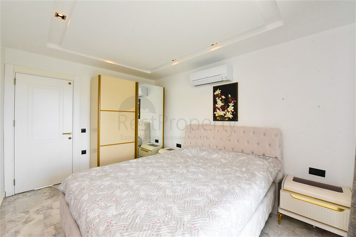 Furnished 1+1 apartment in a new complex in Kargicak district