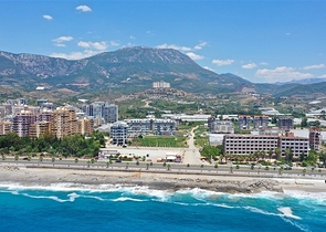 Furnished 1+1 apartment in a new complex in Kargicak district