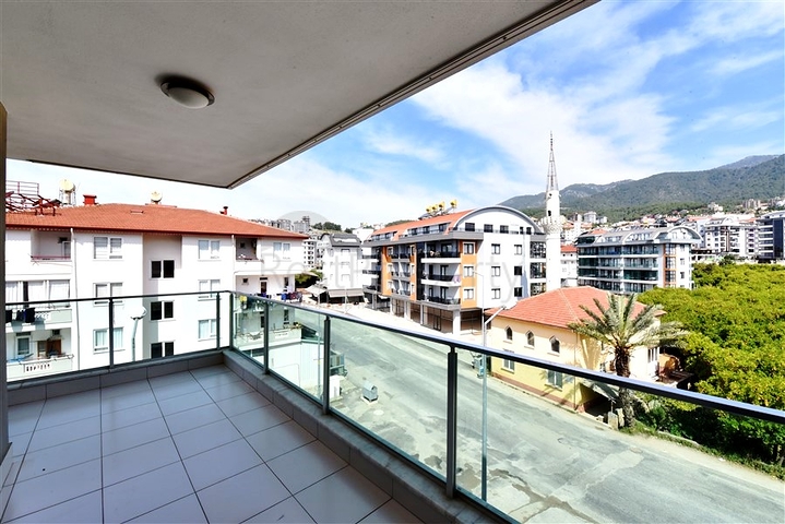 4+1 penthouse with separate kitchen in Oba area